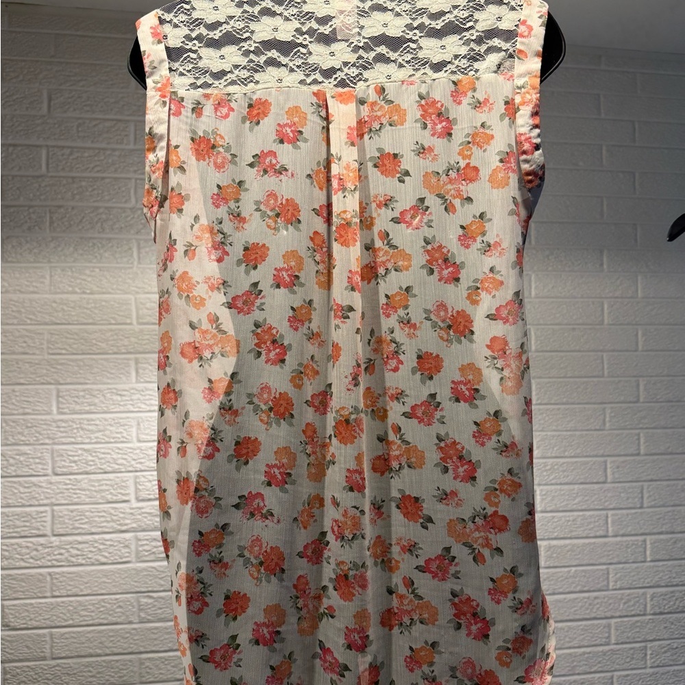 No Boundaries Floral Button-Down Blouse with Lace - Picture 2 of 3